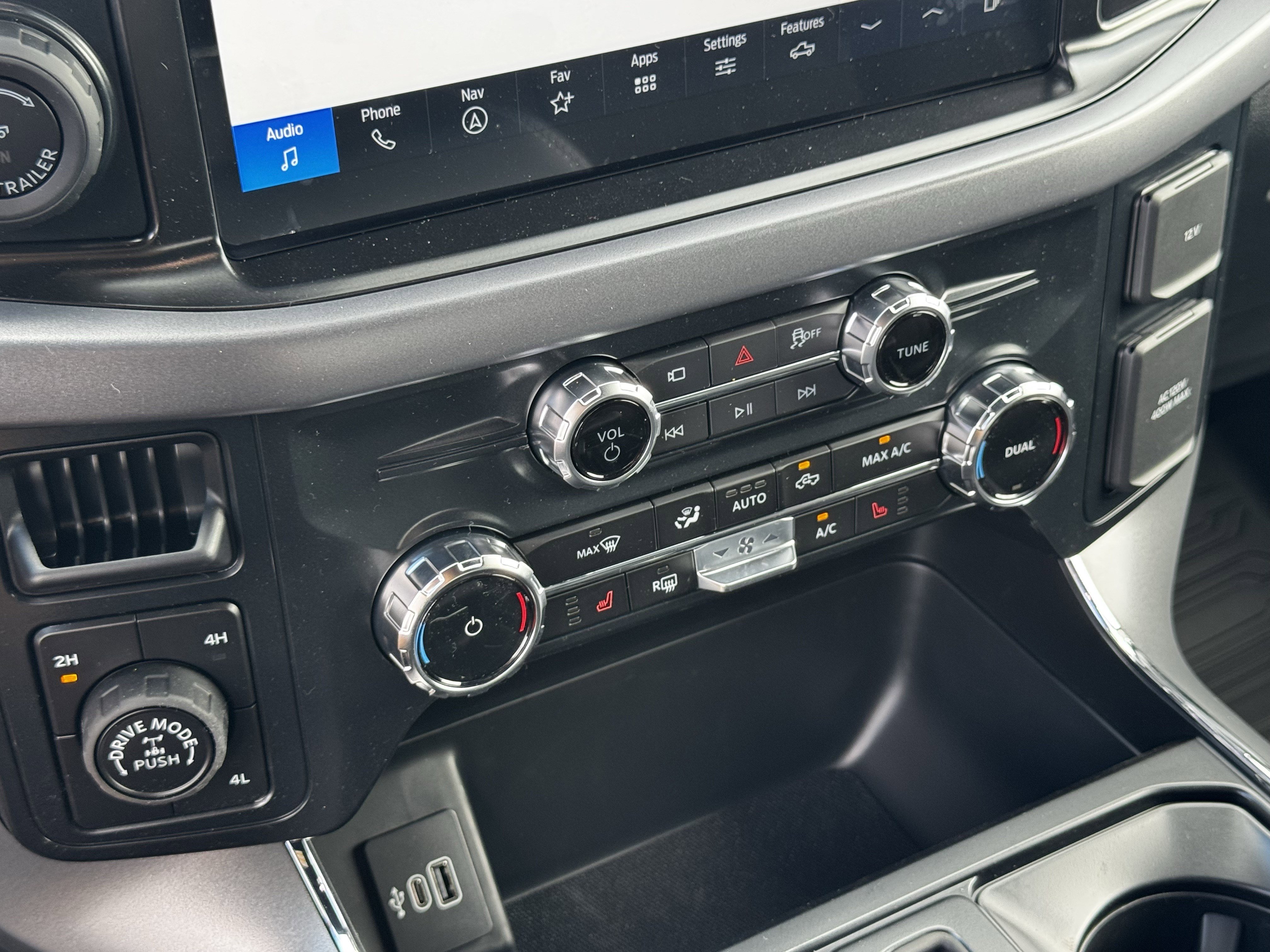 New 2026 Agate Black Metallic Ford XLT image 18