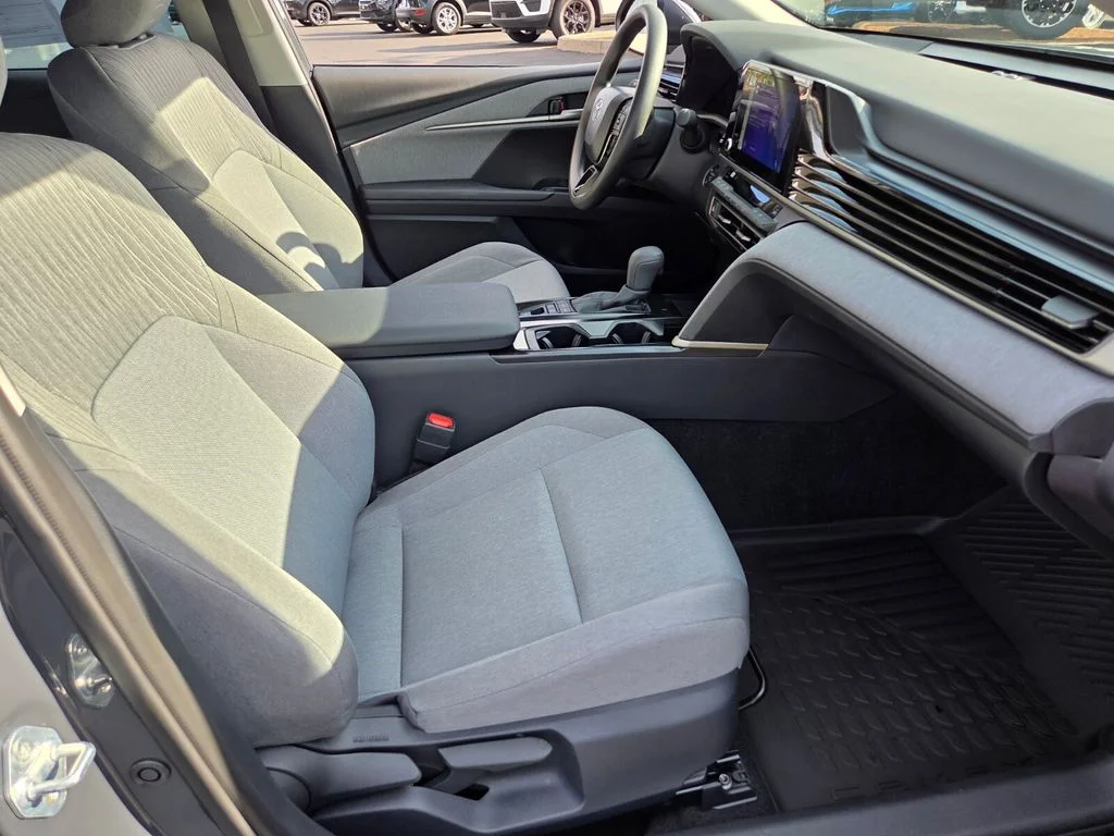 Used 2026  Toyota LE image 19