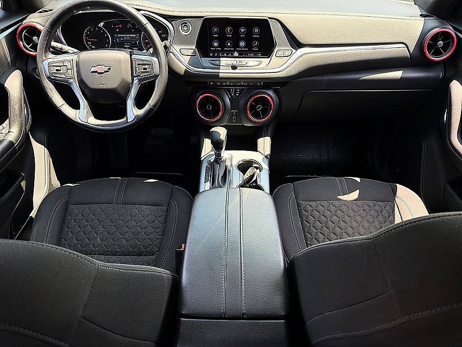 Used 2021 Silver Ice Metallic Chevrolet LT image 7