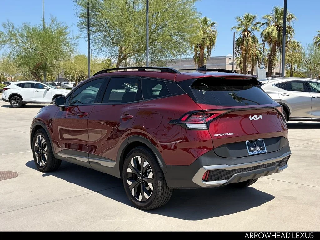 Used 2023 Red Kia X-Line Prestige image 4
