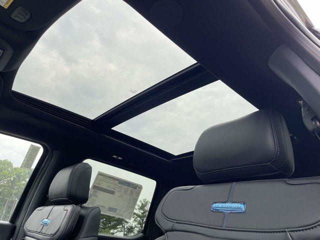 New 2026 Gray Ford Platinum image 29