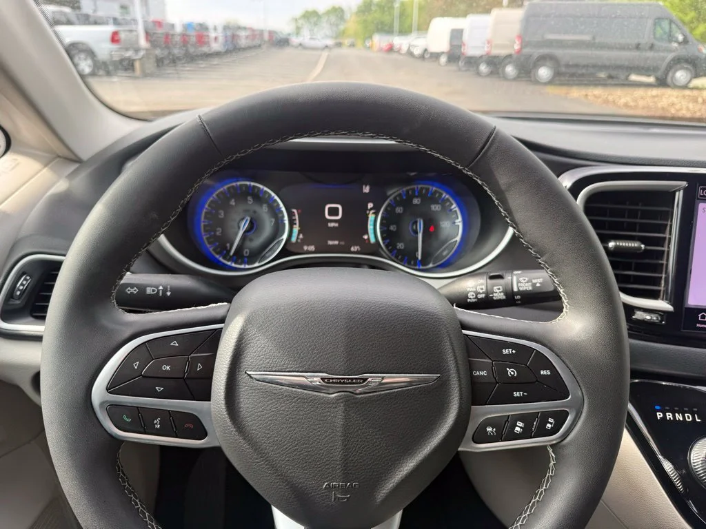 Used 2023 White Chrysler Touring L image 3