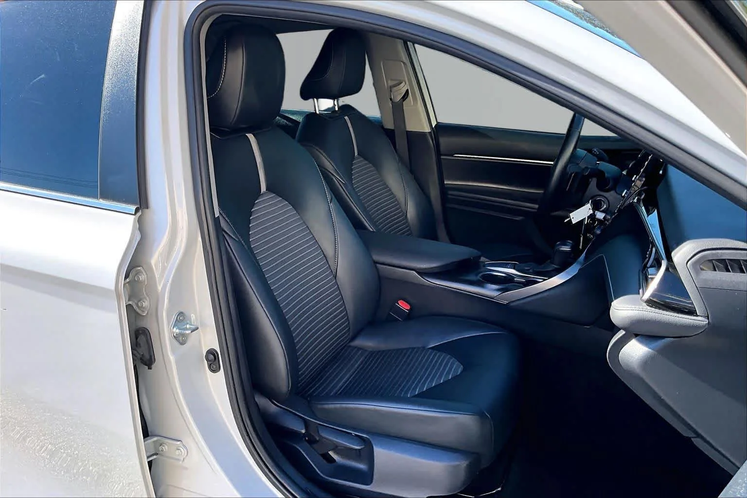 Used 2024 Ice Edge Toyota SE image 9