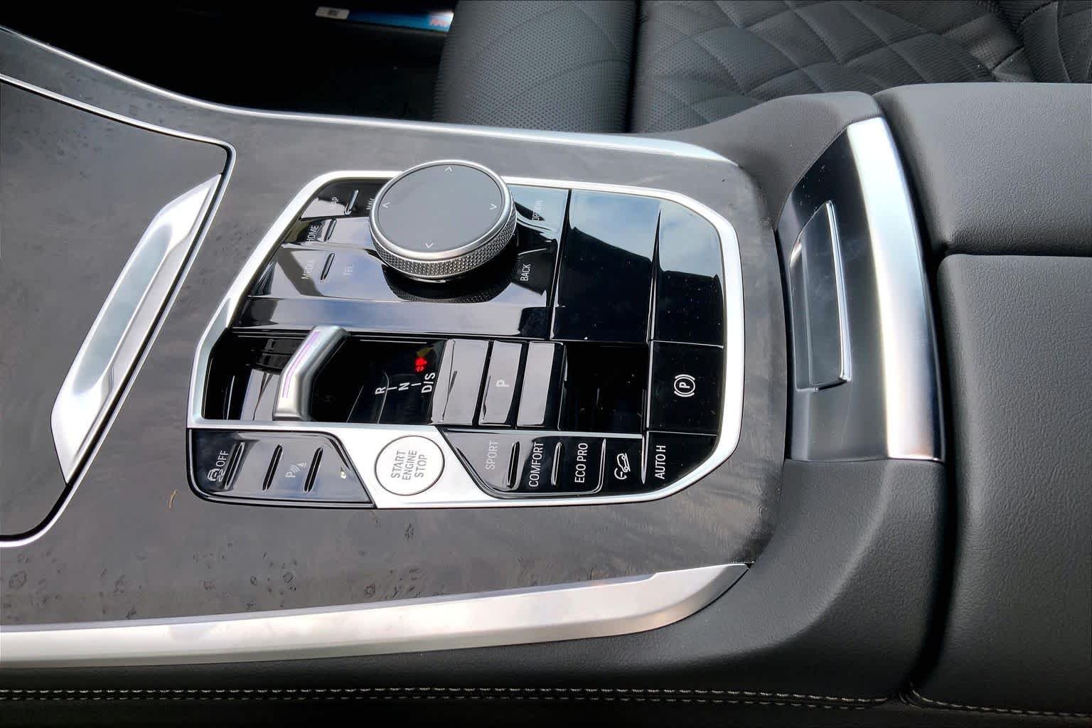 Used 2026 Dravit Grey Metallic BMW xDrive40i image 7