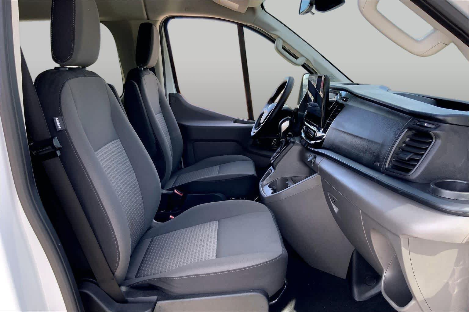 Used 2025 Oxford White Ford XLT image 9