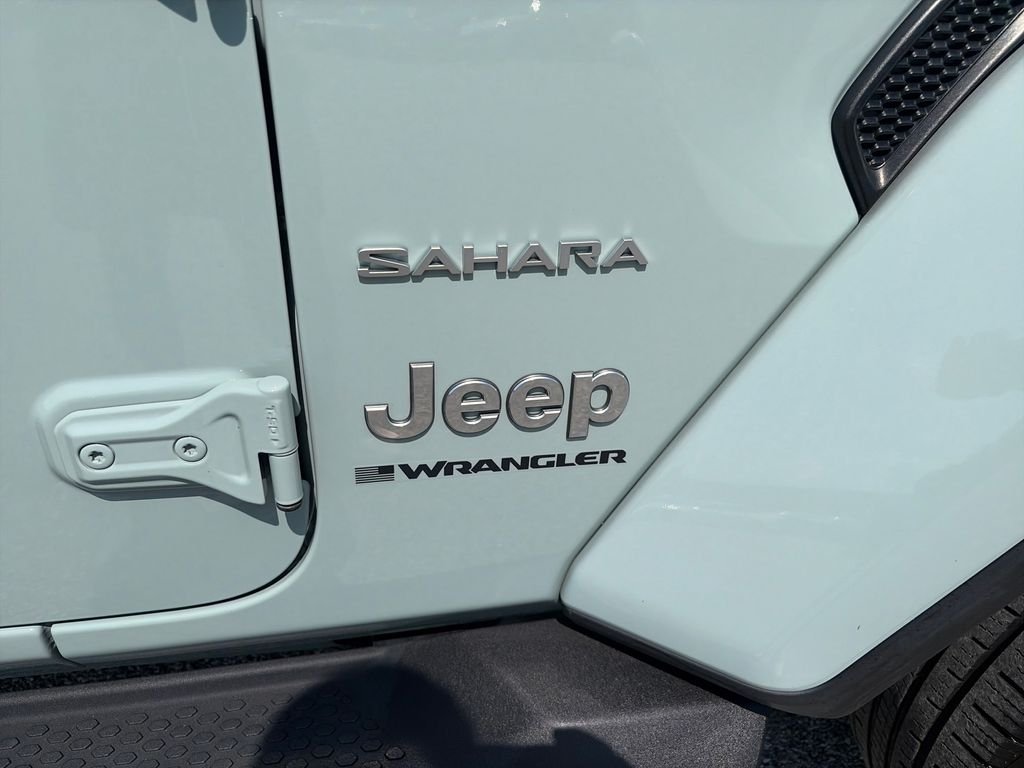 Used 2024 Earl Clearcoat Jeep Sahara image 48