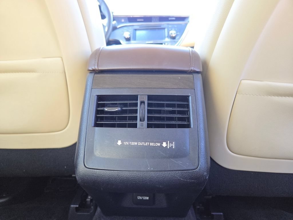 Certified Used 2018 Creme Brulee Toyota XLE Premium image 31