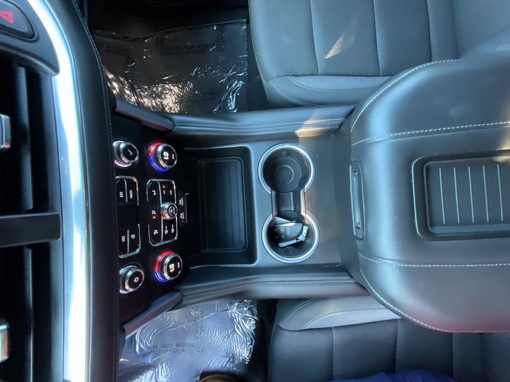 Used 2022 Black GMC SLE image 20