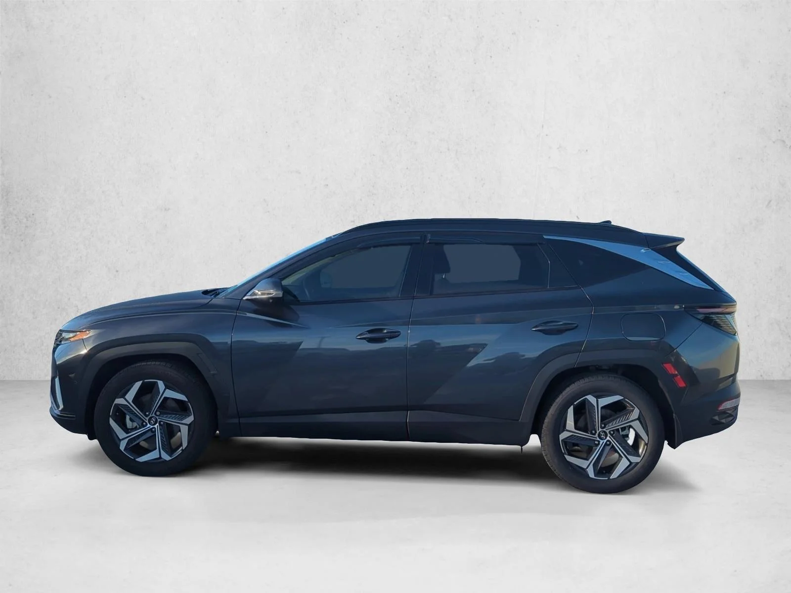 Used 2024 Dark Gray Metallic Hyundai Limited image 5