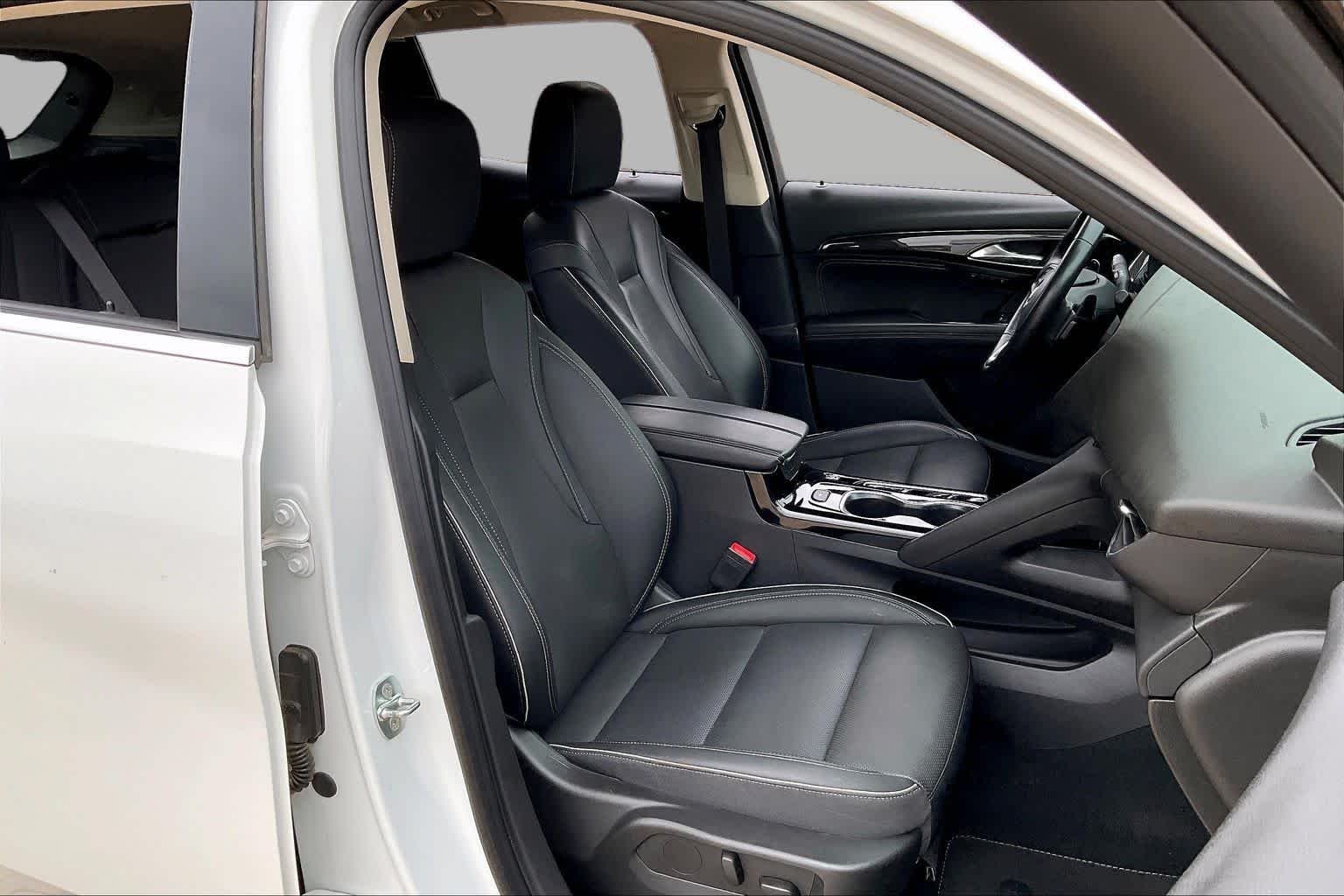 Used 2023 SUMMIT WHITE Buick Essence image 8