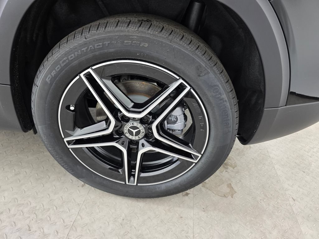 New 2026 Night Black Mercedes-Benz GLB 250 image 28