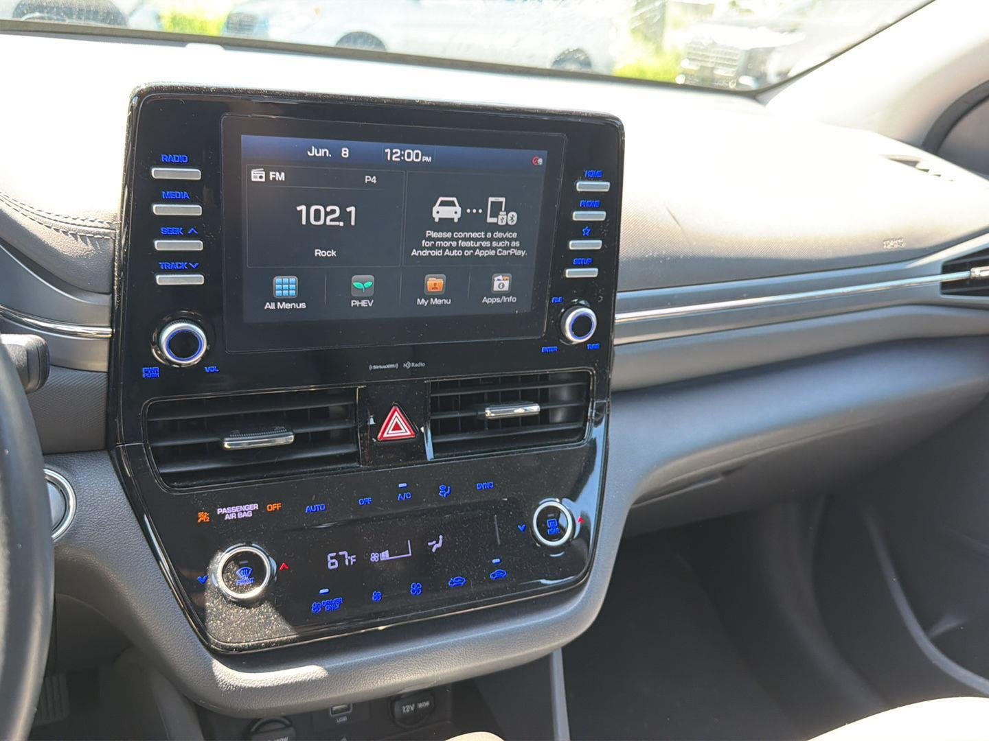 Used 2020 Stellar Silver Hyundai SEL image 11
