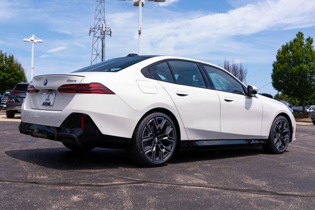 New 2027 Alpine White BMW 550e xDrive image 10