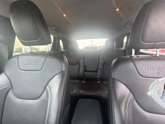 Used 2023 White Jeep Altitude image 18
