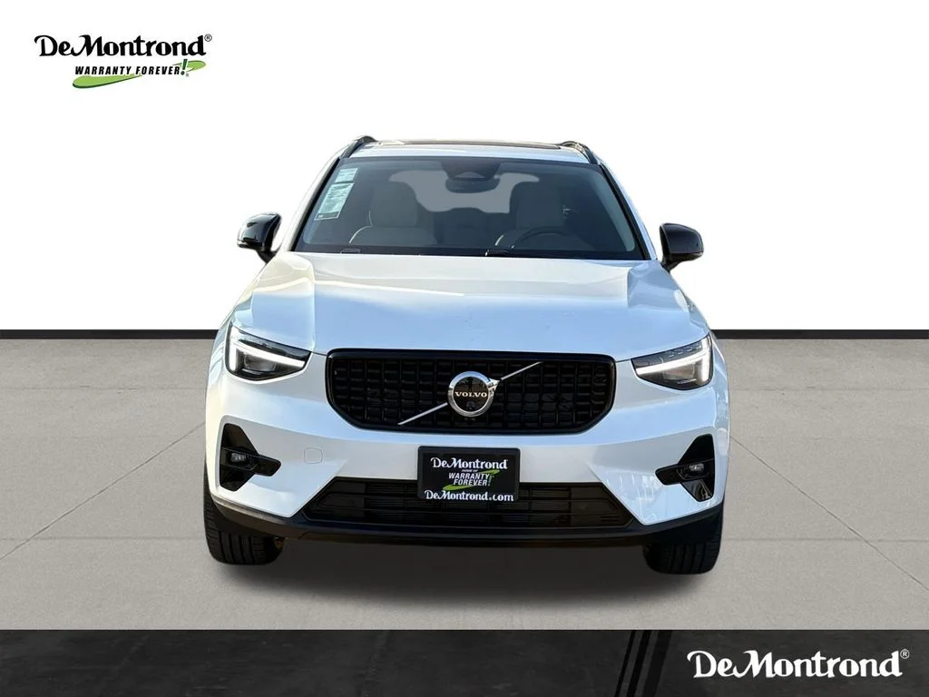New 2026 Crystal White Volvo Plus image 2
