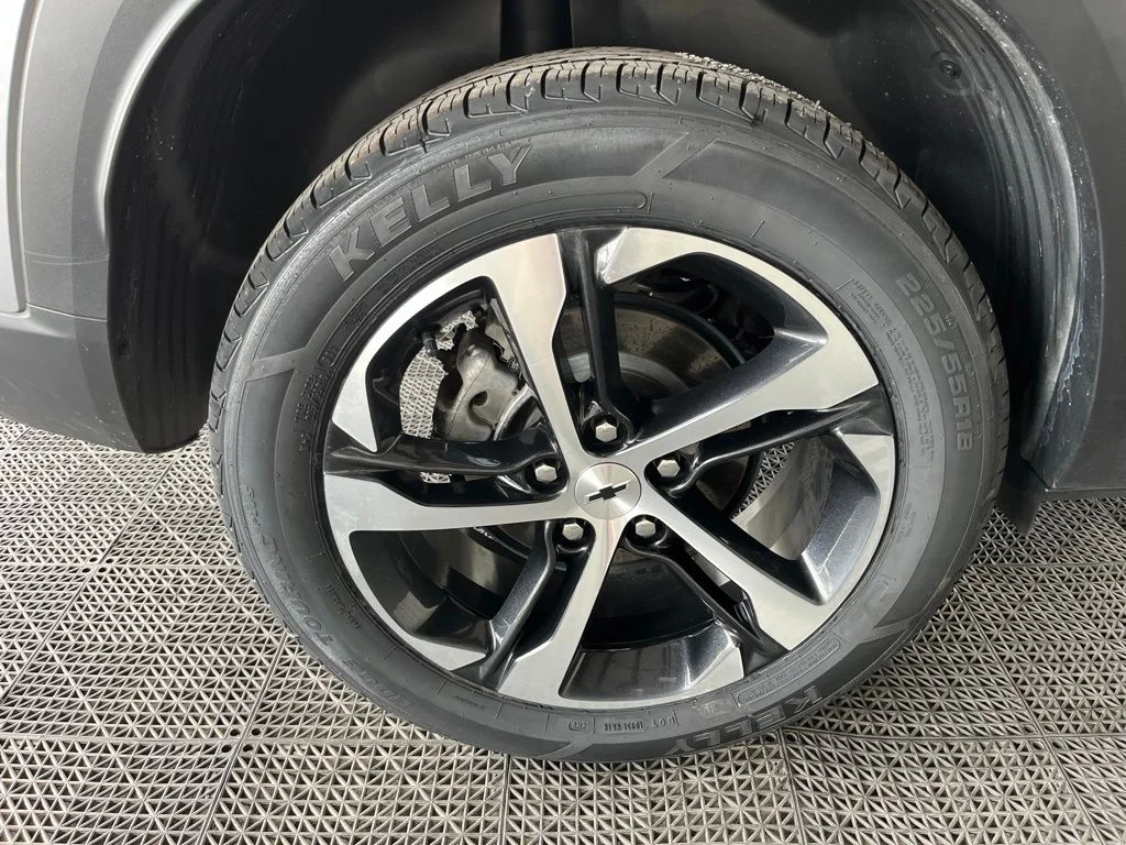 Used 2025 Gray Chevrolet 1RS image 22