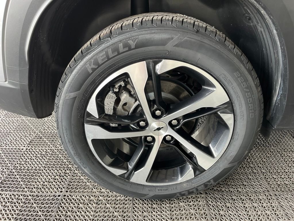 Used 2025 Gray Chevrolet 1RS image 22
