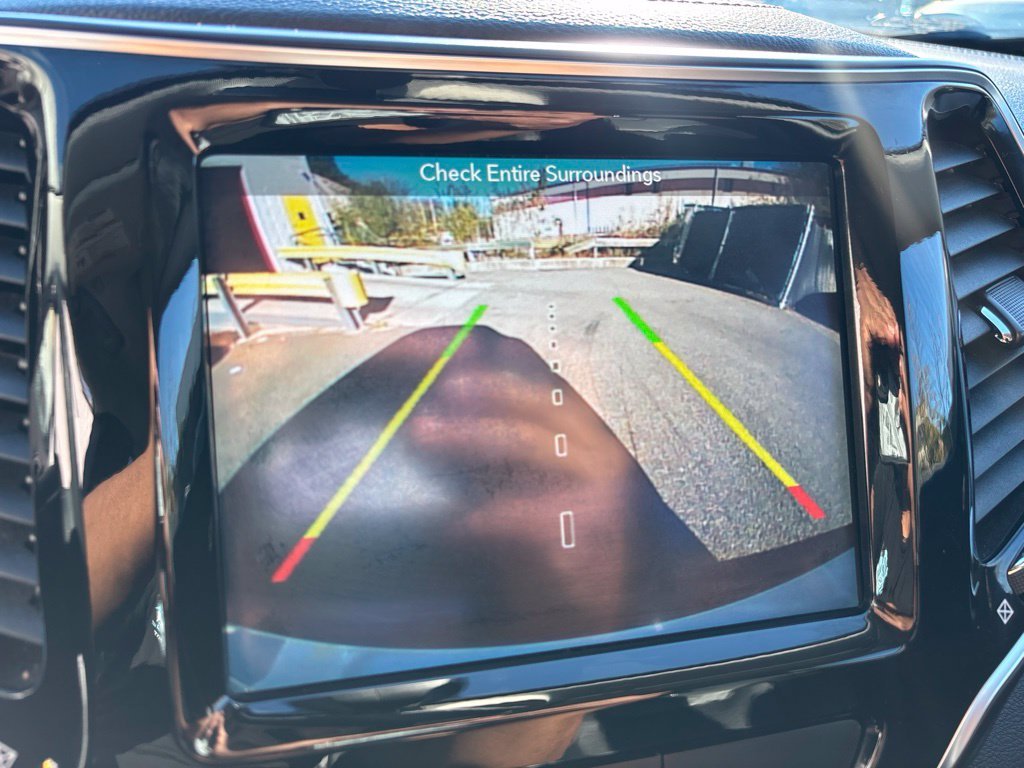 Used 2019 White Jeep Limited image 16