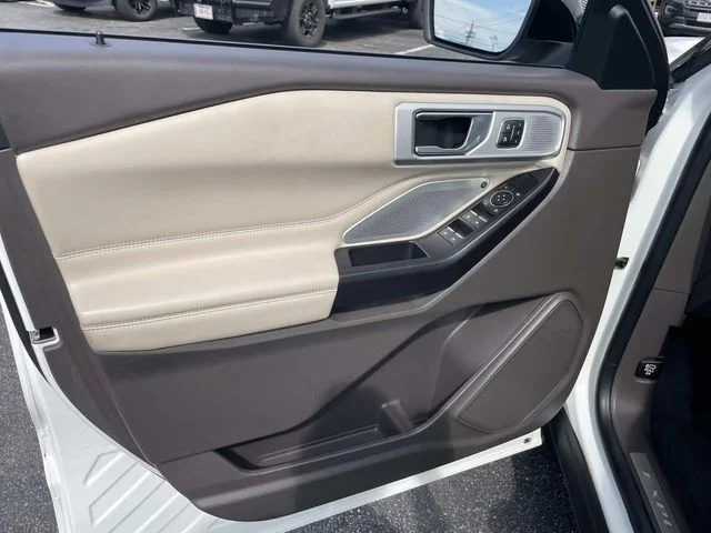 Used 2020 White Ford Platinum image 24
