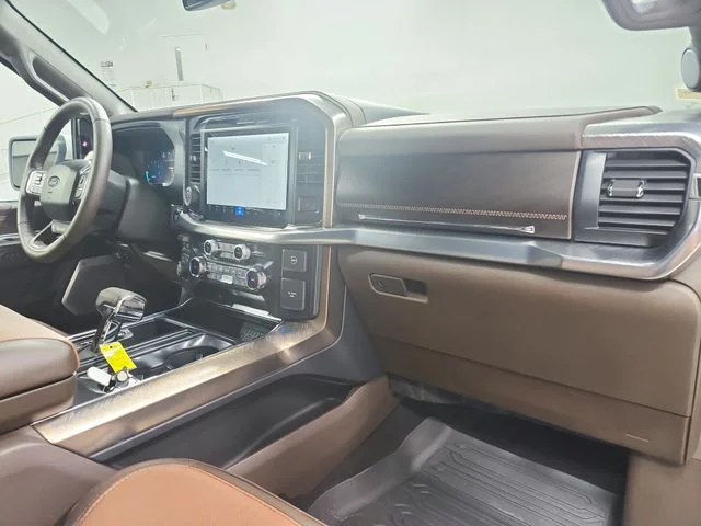 Used 2025 White Ford King Ranch image 42