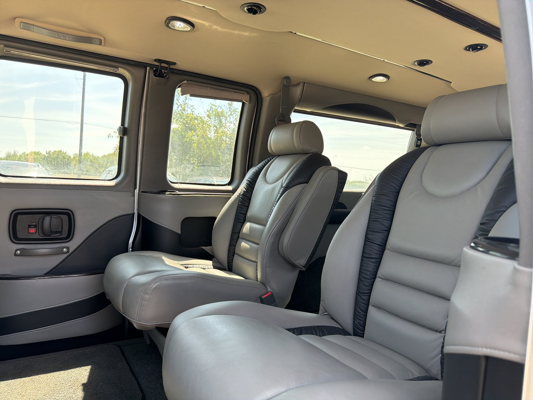 Used 2014 Quicksilver Metallic GMC Upfitter image 17