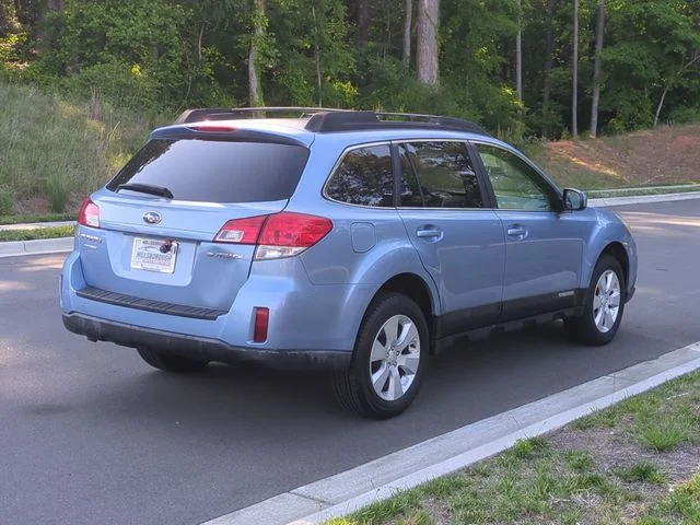 Used 2010 Blue Subaru 2.5i Premium image 13
