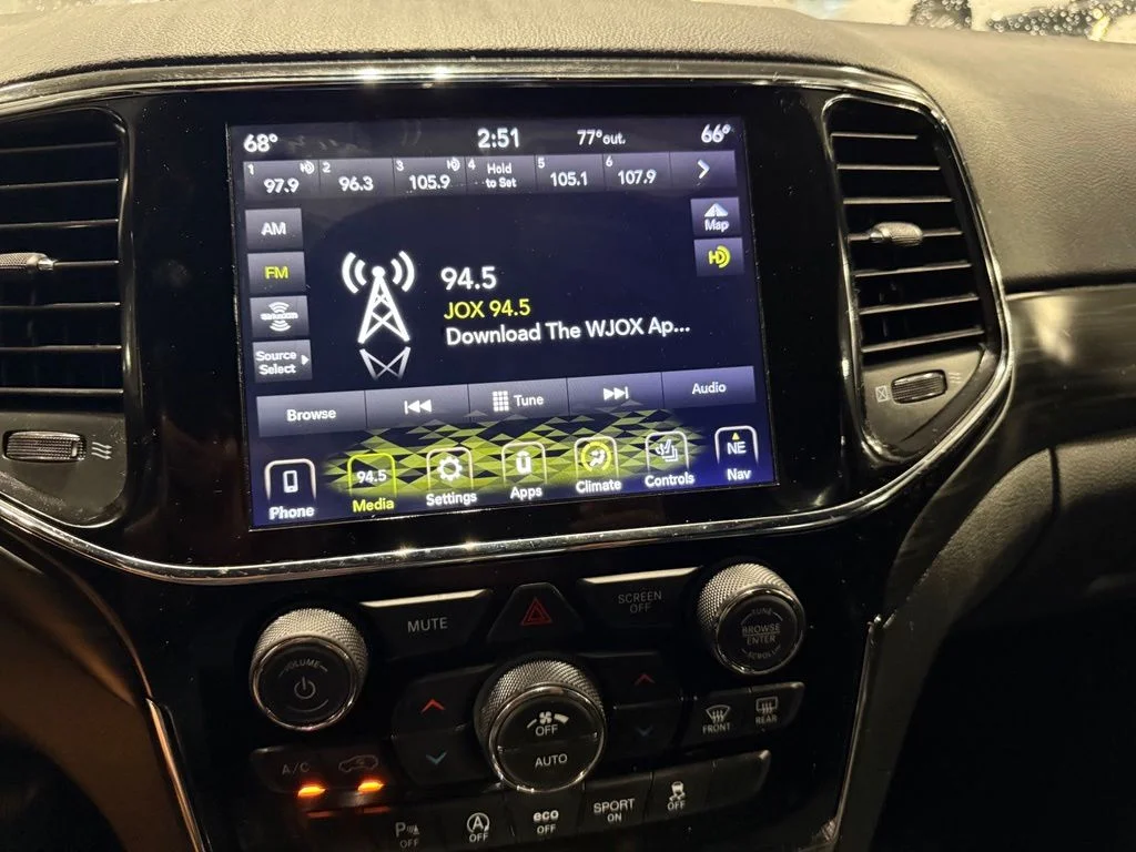 Used 2020 Gray Jeep Altitude image 13