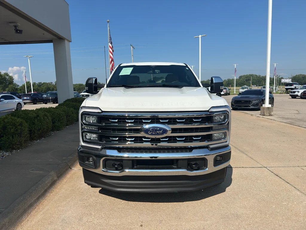 Used 2025 Star White Metallic Tri-Coat Ford LARIAT image 16