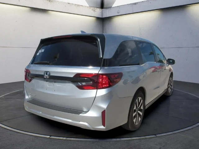 Certified Used 2025 Solar Silver Metallic Honda EX-L image 3