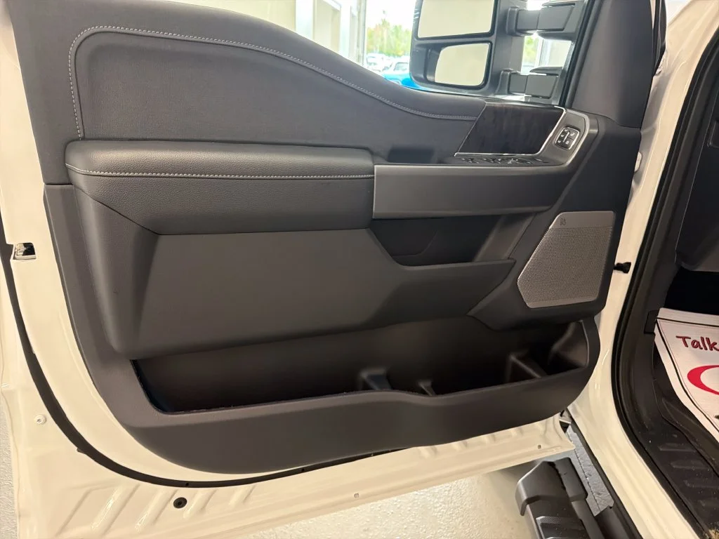 New 2027 Star White Metallic Tri-Coat Ford F-250® Lariat® image 12