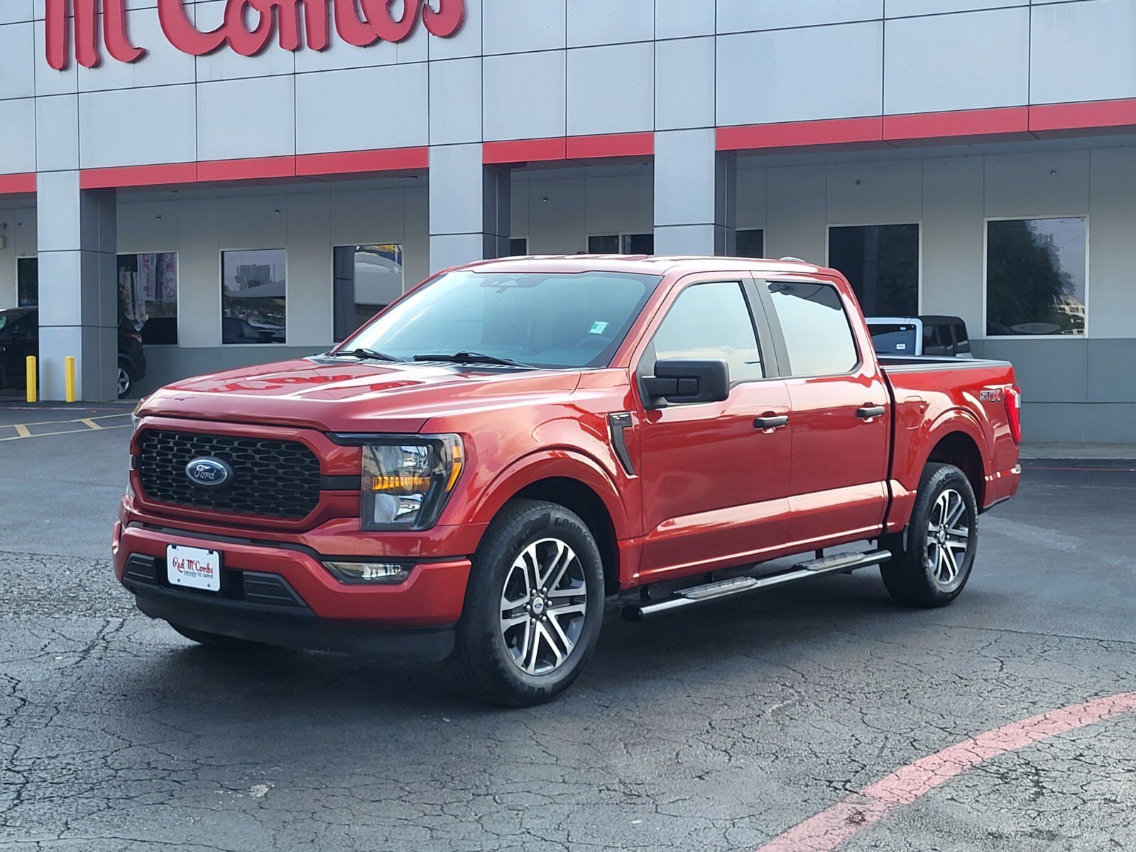 Used 2023 Hot Pepper Red Ford XL image 7