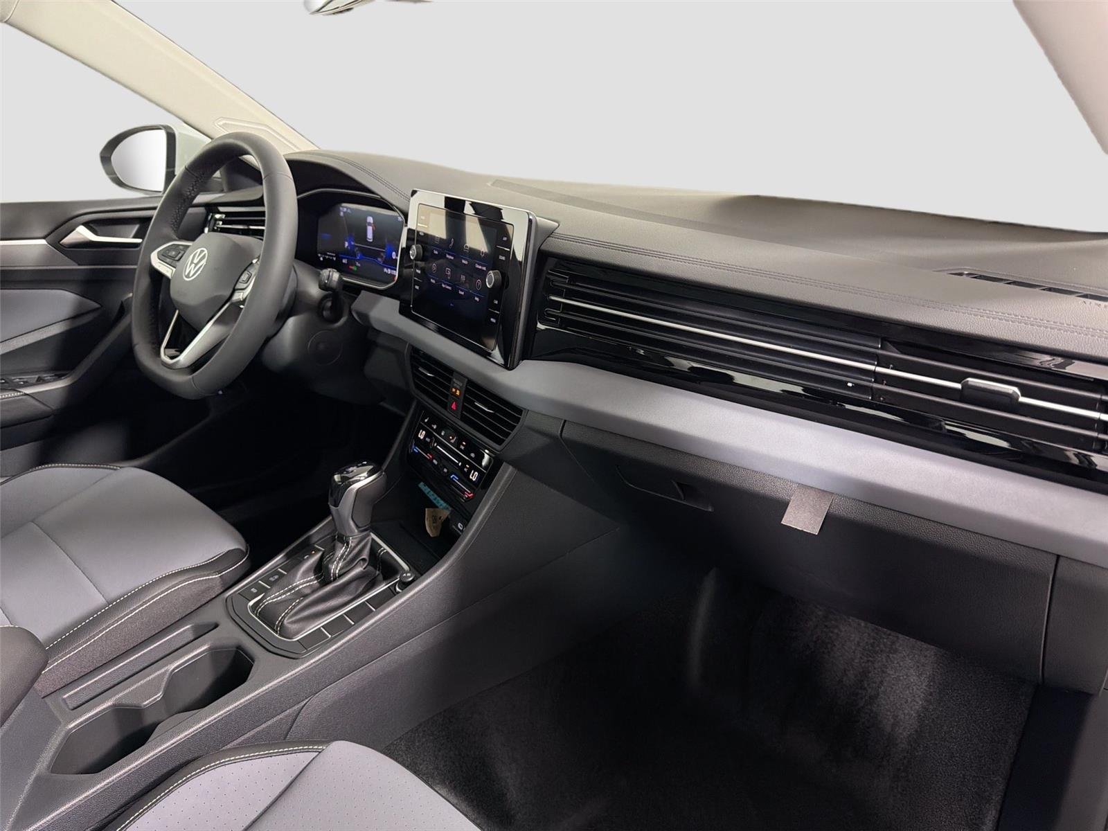 New 2026 Opal White Pearl Volkswagen SE image 27