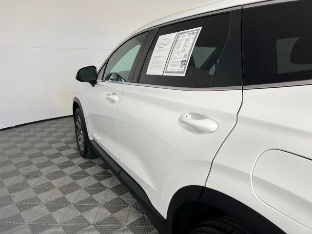 Used 2023 White Hyundai SE image 10
