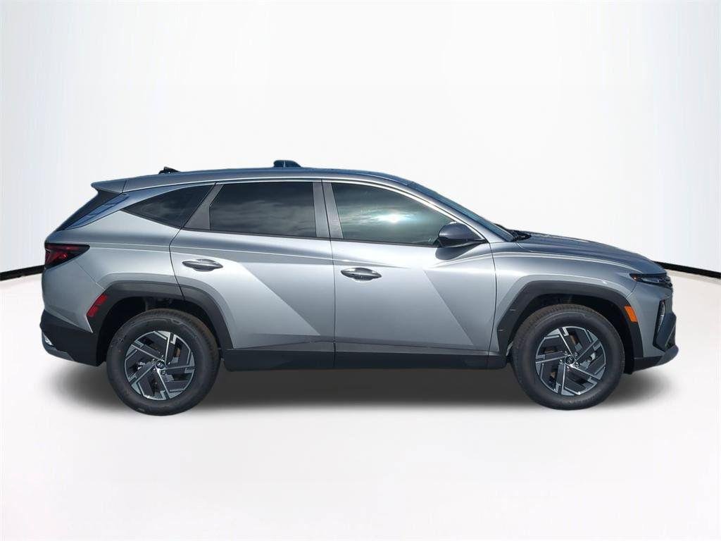 New 2026 Silver Hyundai Blue image 4