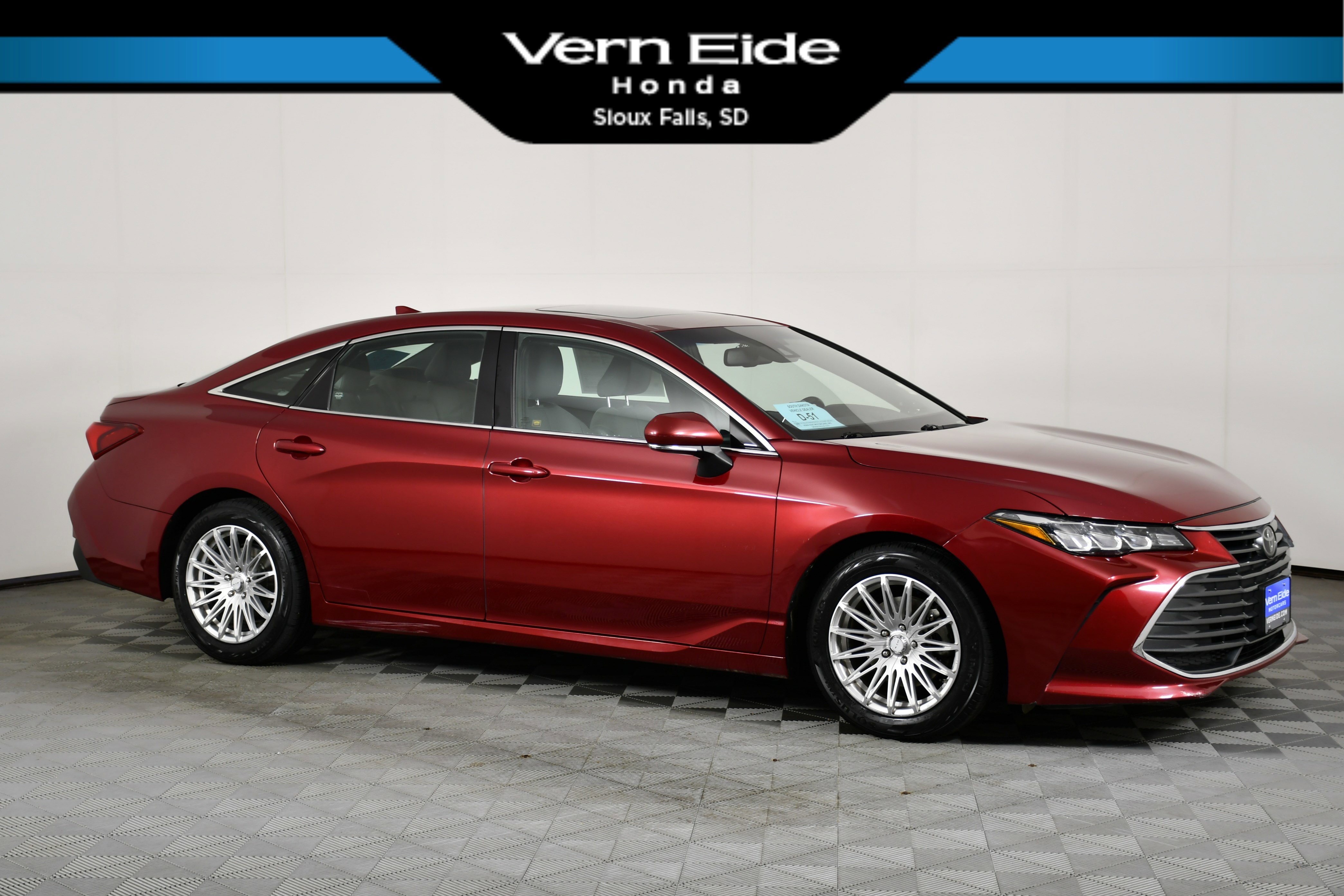 2019 Toyota Avalon XLE