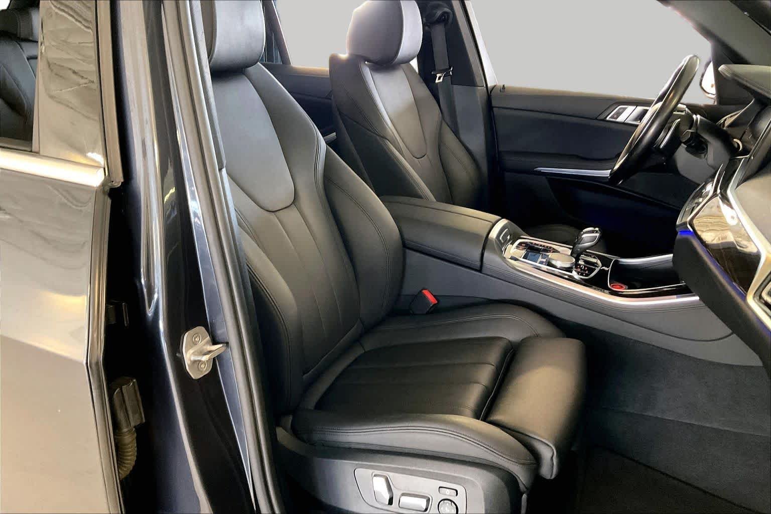 Used 2019 Arctic Grey Metallic BMW xDrive40i image 16