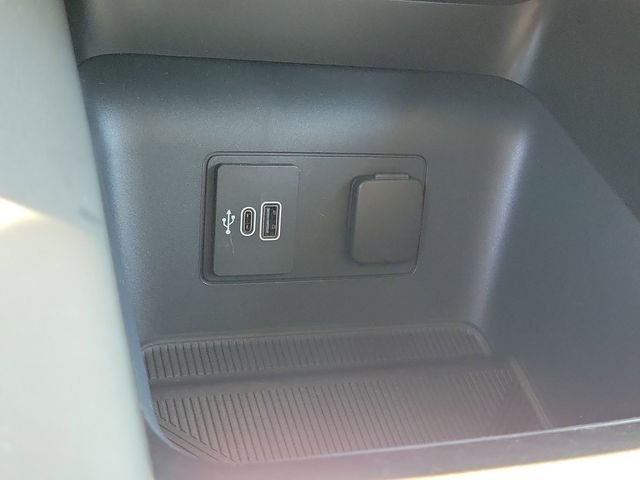 Used 2026 Star White Ford Active image 11