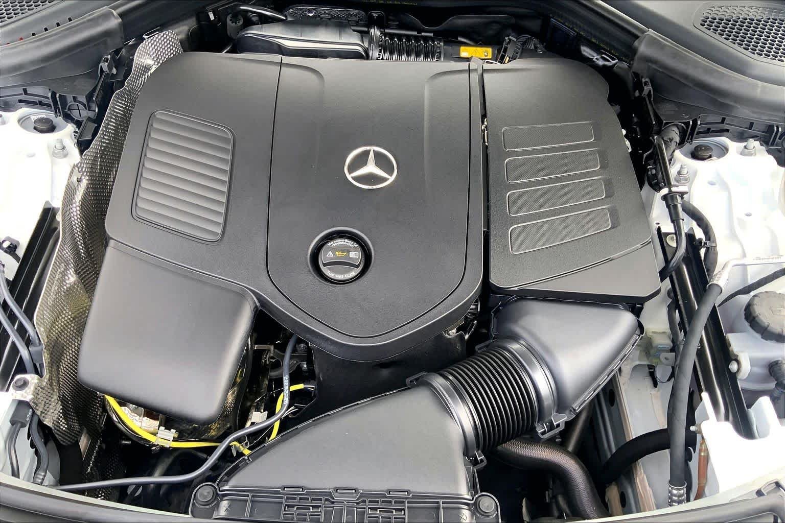New 2027 Polar White Mercedes-Benz GLC 300 image 17