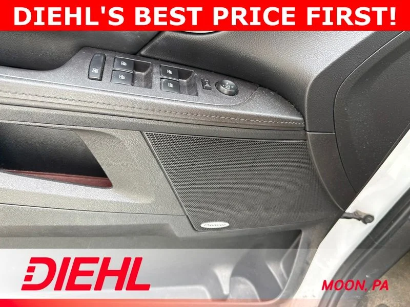Used 2017 White GMC SLT image 11