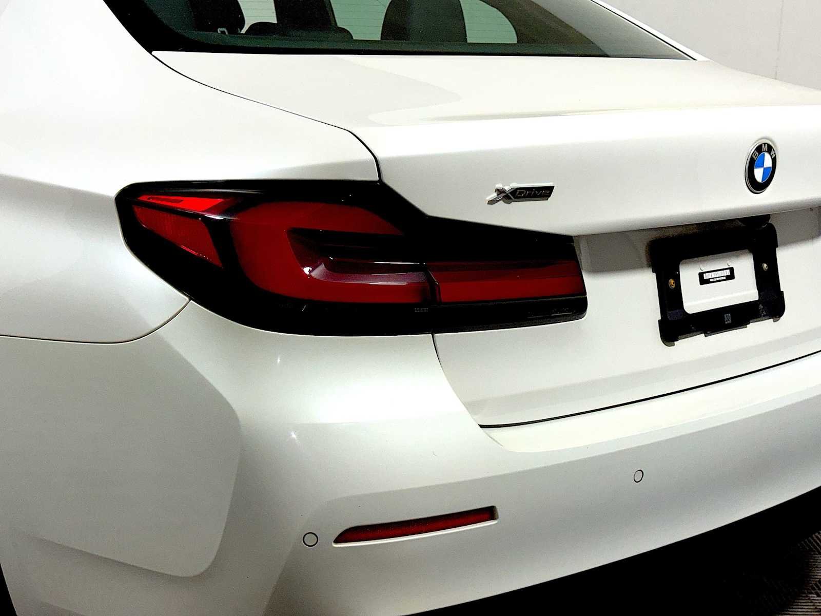 Used 2023 Mineral White Metallic BMW 530i xDrive image 27