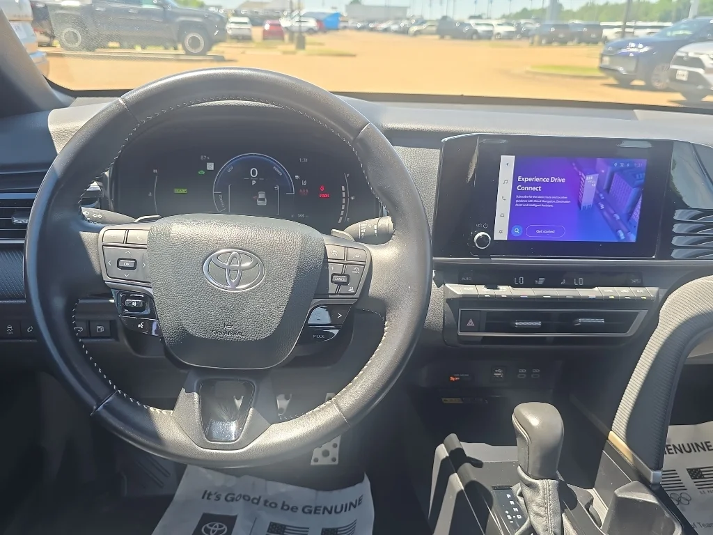2025 Toyota Camry SE - Photo 5