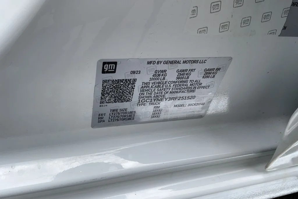 Used 2024 White Chevrolet LT image 26