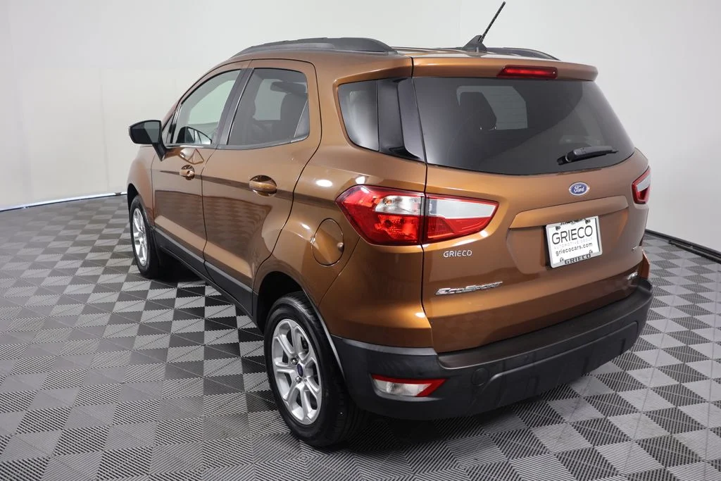 Used 2019 Orange Ford SE image 6