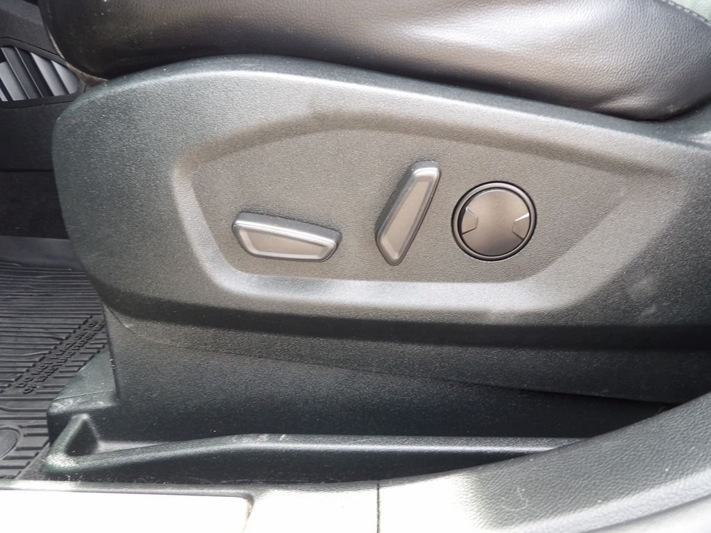 Used 2022 Black Metallic Ford Titanium image 21