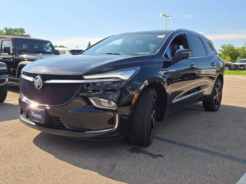Used 2024 Black Buick Essence image 6