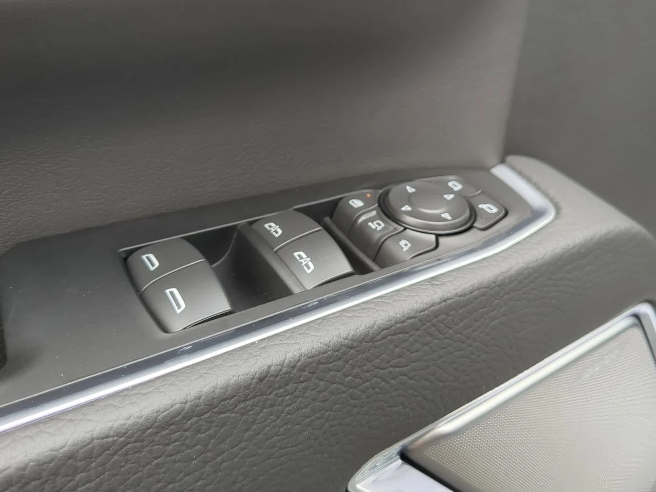 New 2026 Sterling Metallic GMC Denali DRW image 24