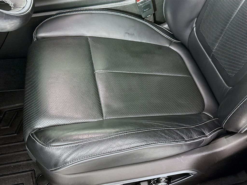 Used 2021 Black Jeep Overland image 21