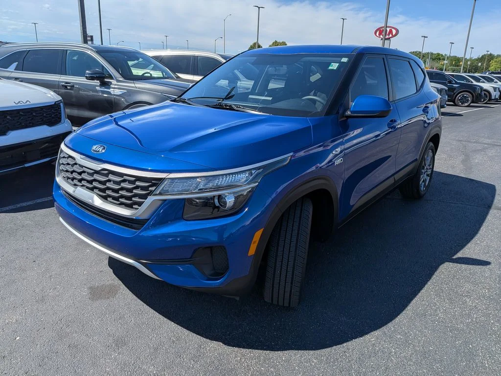 Used 2021 Blue Kia LX image 3