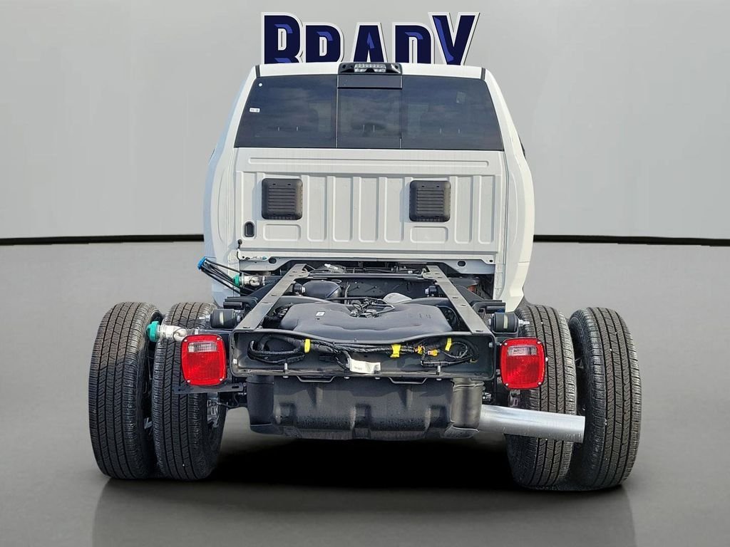 New 2026 Bright White Clear-Coat Exterior Paint RAM Tradesman image 4