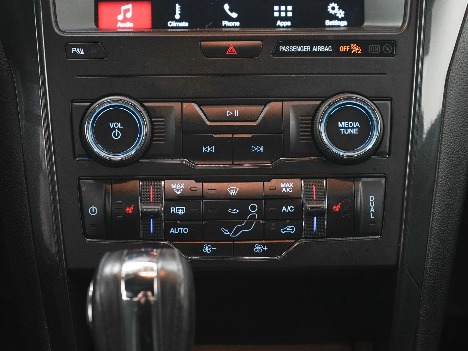 Used 2018 Magnetic Metallic Ford XLT image 16